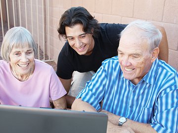 Overcoming Ageism: A Leader's Guide to Cultivating Age Diversity鈥