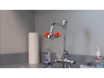 Safety Showers and Eye Washes - Laboratory Series: Eye Wash Stations