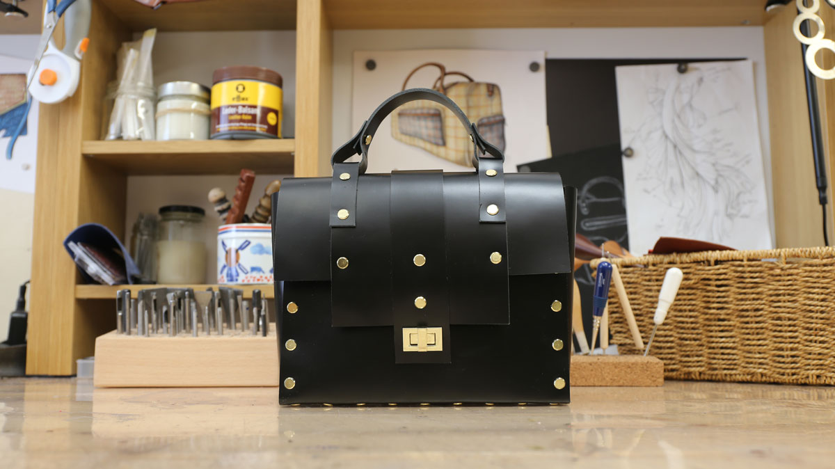 DESIGN A HANDBAG COLLECTION