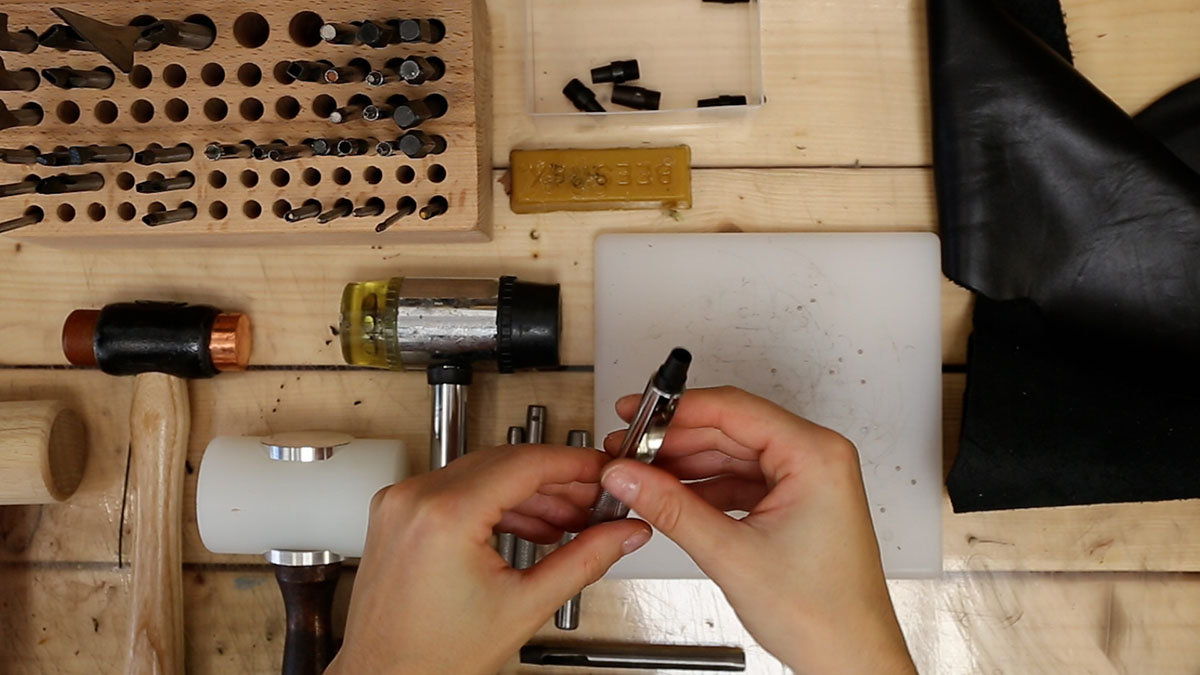 ONLINE COURSE – MAKE A STITCHLESS LEATHER HANDBAG AND LEARN LEATHERCRAFT